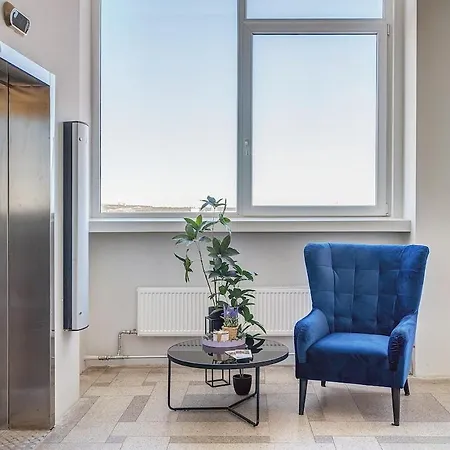 Modern Near The Center Apartment