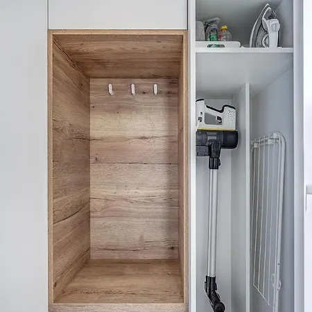 Modern Near The Center *